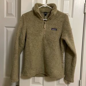 Patagonia women’s 3/4 zip fluffy pullover. Size small